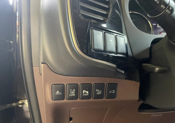 Mitsubishi Outlander cena 79900 przebieg: 175424, rok produkcji 2015 z Wrocław małe 46